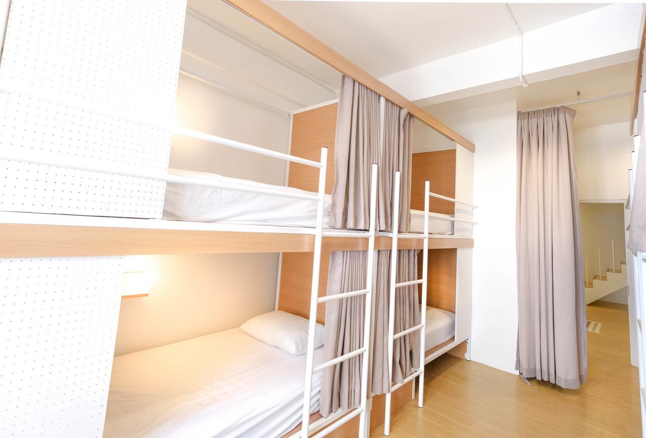 Simple To Sleep Hostel Bangkok Eksteriør billede